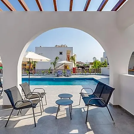 Zoi 4*